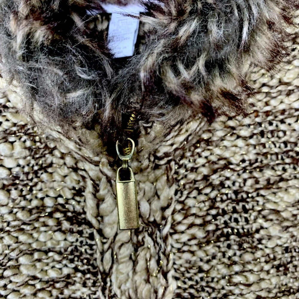 Charter Club Size Medium Full Zip Sweater Vest Faux Fur Collar Brown Fun
